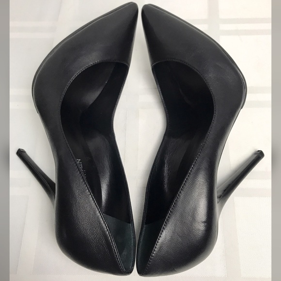 🎉HP🎉 NWOT Balmain Signature Leather Pumps - Picture 3 of 8